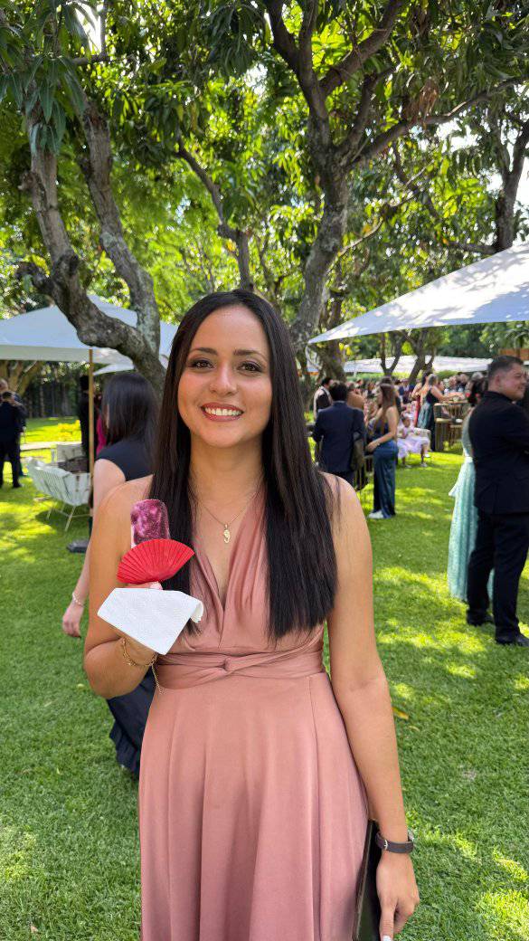 Invitada con paleta